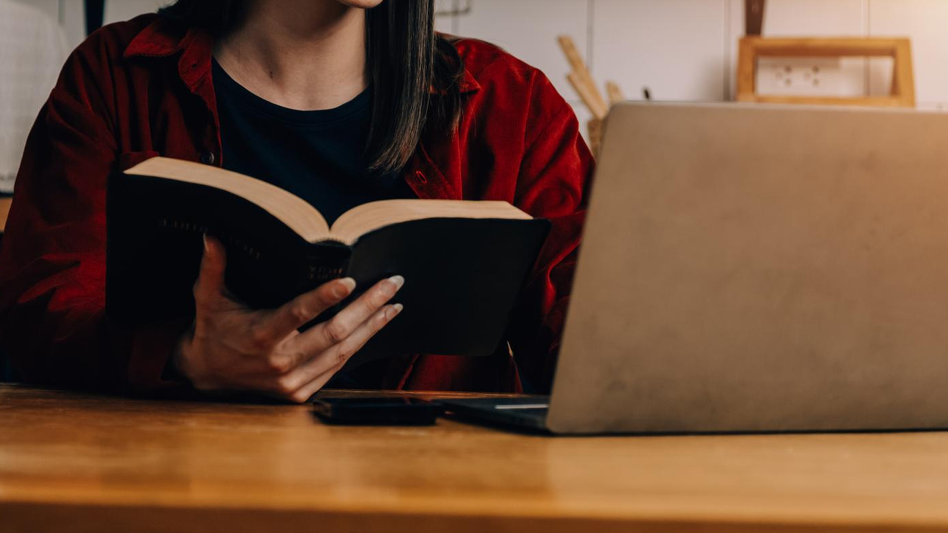 What Readers Notice First on a Book Landing Page