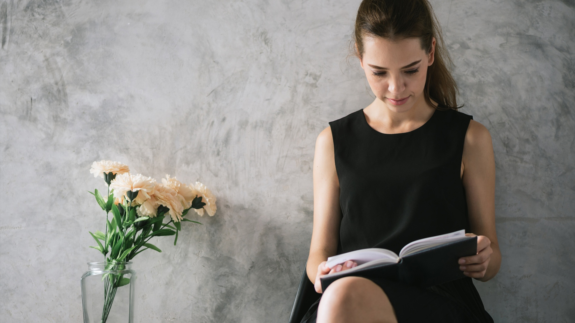 What Are The Current Trends In Luxury Book Cover Aesthetics?